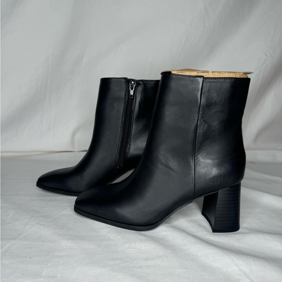 I.N.C international Concepts Black dashal Leather Ankle Boots 5M - Picture 3 of 5